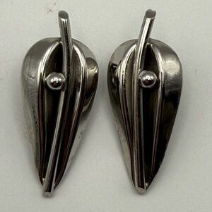 VIntage Whiting & Davis Silver Leaf-Shaped Earrings Stunning!!!  CLip On
